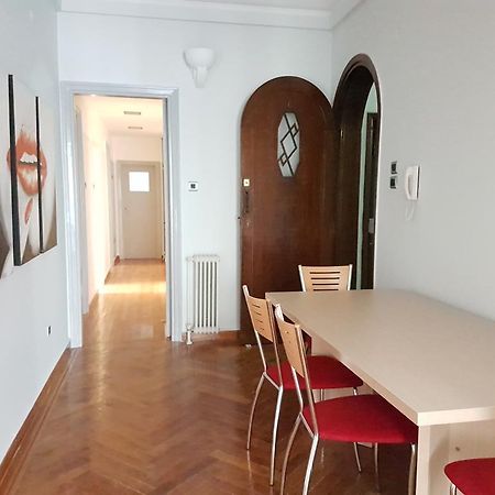 Errathens Pine Red And Taupe - Athens Center Apartment Bagian luar foto
