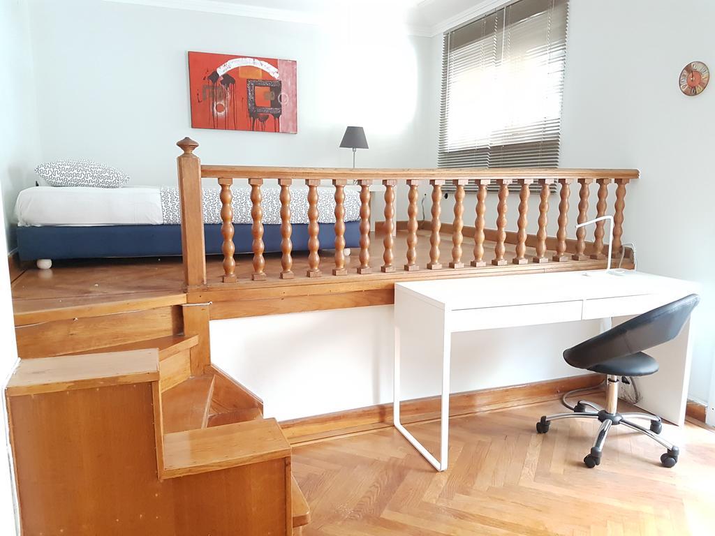 Errathens Pine Red And Taupe - Athens Center Apartment Bagian luar foto