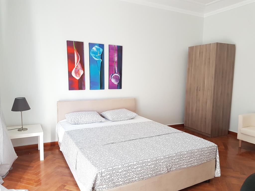 Errathens Pine Red And Taupe - Athens Center Apartment Bagian luar foto