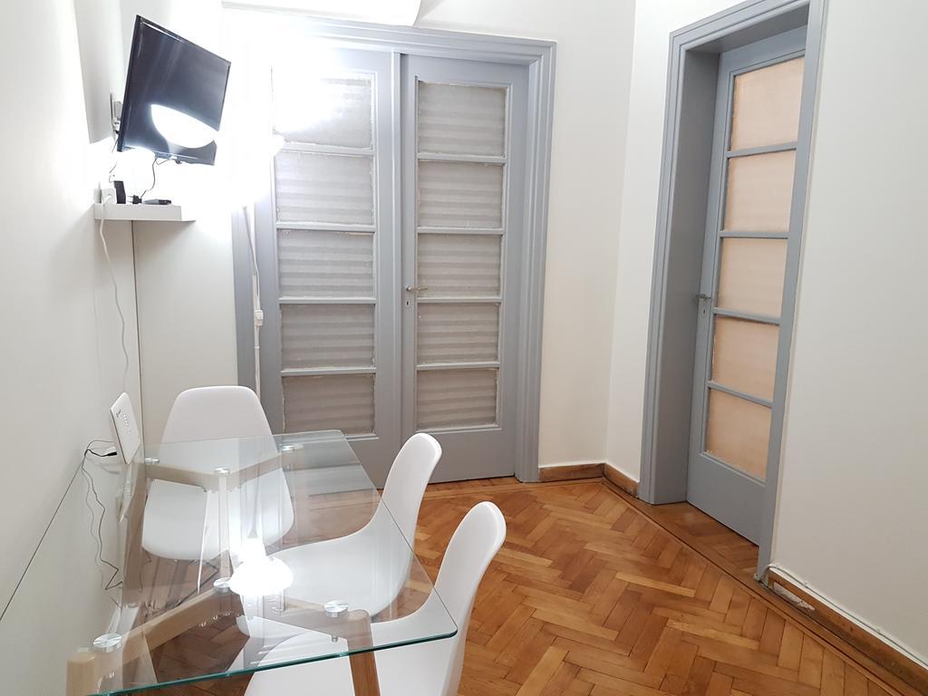 Errathens Pine Red And Taupe - Athens Center Apartment Bagian luar foto