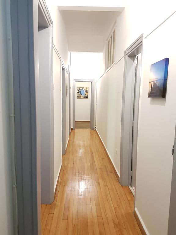 Errathens Pine Red And Taupe - Athens Center Apartment Bagian luar foto