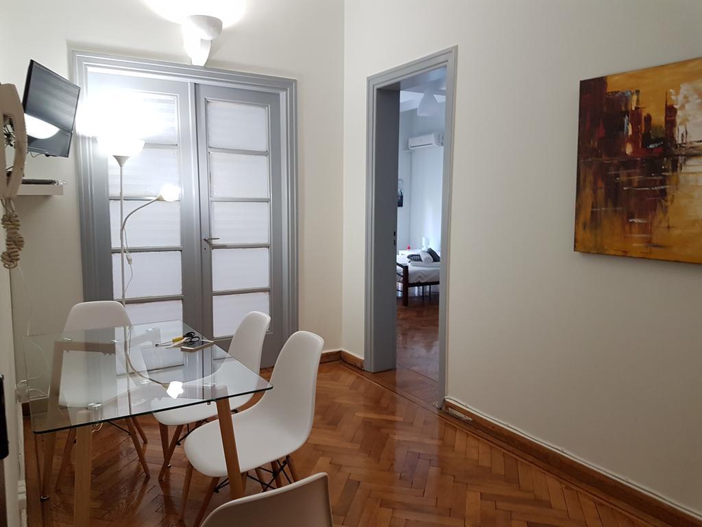 Errathens Pine Red And Taupe - Athens Center Apartment Bagian luar foto