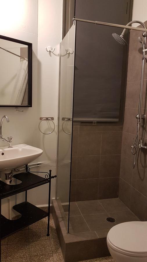 Errathens Pine Red And Taupe - Athens Center Apartment Bagian luar foto